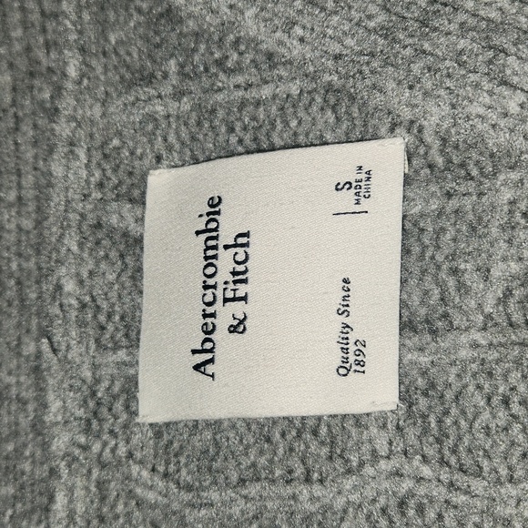 Abercrombie & Stich Gray Cable Knit Cardigan Sweater - Picture 3 of 3